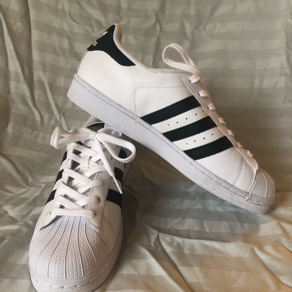 ADIDAS Superstars men’s size 8.5
